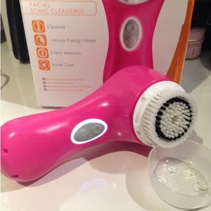 Clarisonic Mia 2 with one brush head